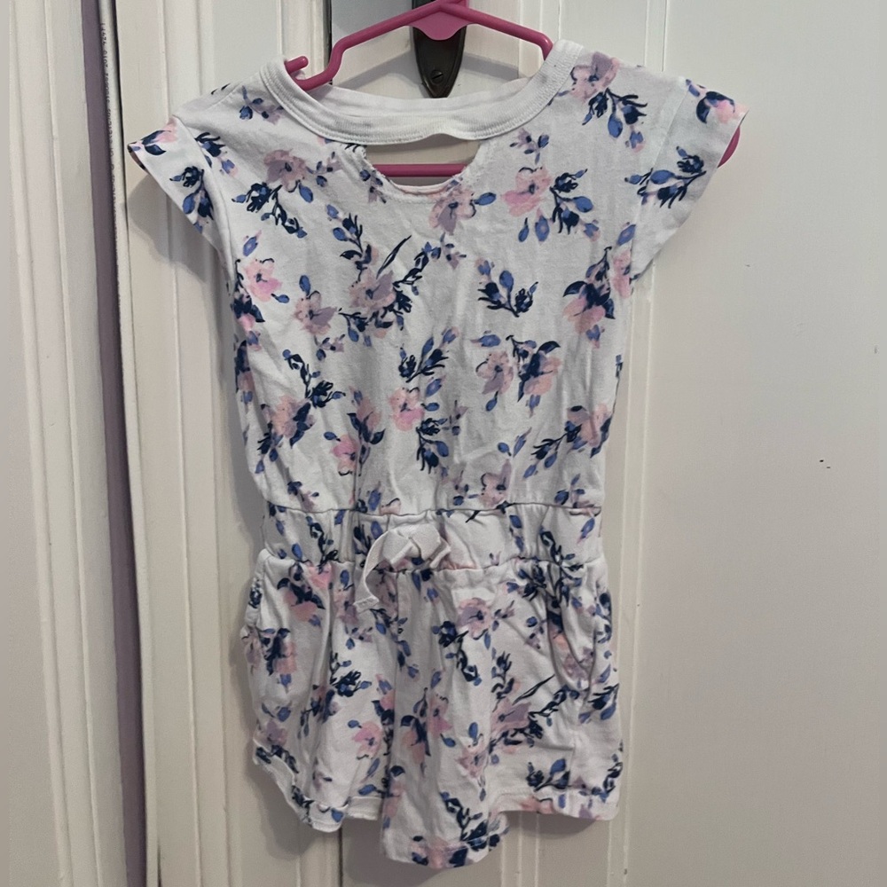 Adorable Splendid brand 2T romper!!! Cute floral pattern